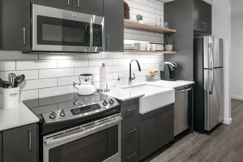 135 NW 9th Ave #1111, Portland, OR 97209
