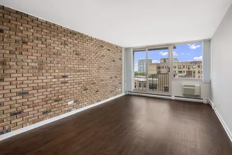 2470 N Clark St #1106, Chicago, IL 60614