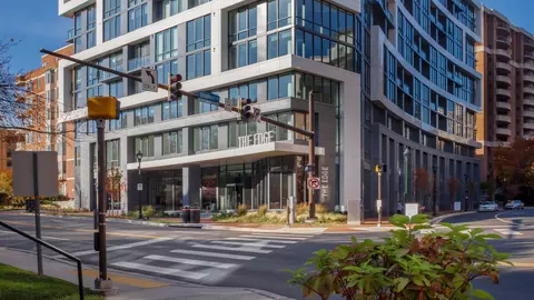 4885 Edgemoor Ln #1411, Bethesda, MD 20814