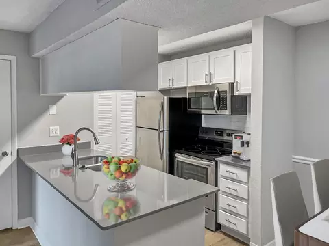 5902 Memorial Hwy #814, Tampa, FL 33615