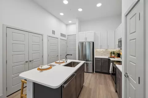1617 Enid St #384, Houston, TX 77009
