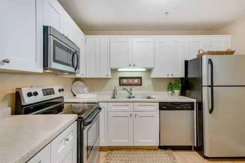 2285 Stewart Ave #2325, Saint Paul, MN 55116