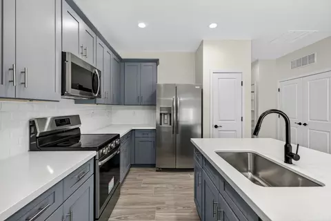 98 W Dobbins Rd #0-23, Phoenix, AZ 85041