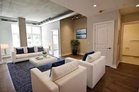 3833 N Broadway #3833-615, Chicago, IL 60613