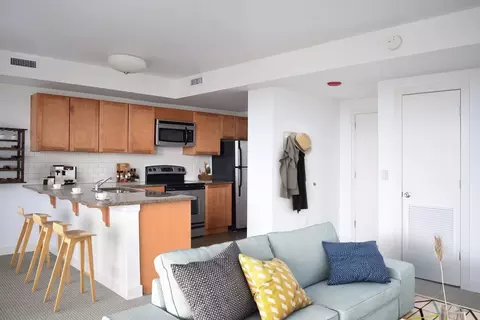 801 E Armour Blvd #0802, Kansas City, MO 64109