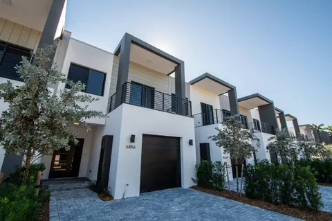 6882 SW 80 St #6884, Miami, FL 33143