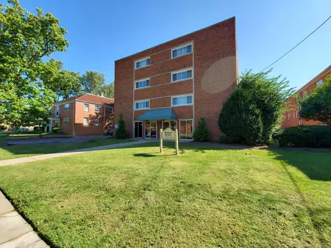 3261 Warrensville Center Rd #304, Shaker Heights, OH 44122