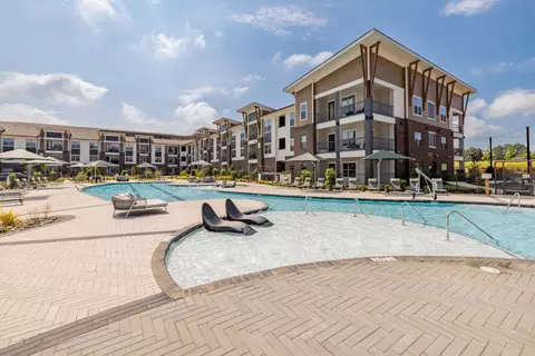 201 Gresham Ln #4-207, Mooresville, NC 28117