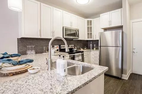 8901 River Crossing Blvd #00047, Indianapolis, IN 46240