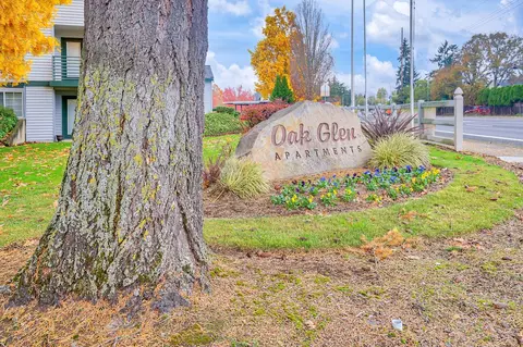 720 SE Oak Glen Way #212, Hillsboro, OR 97123