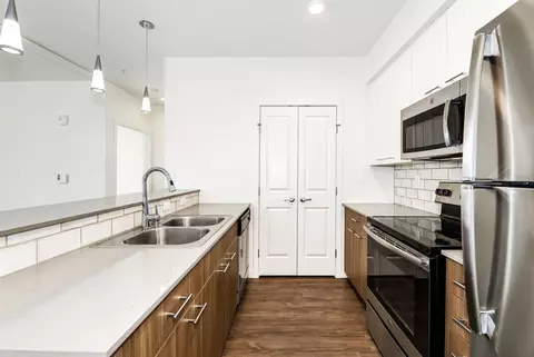 16605 Ash Way #C-313, Lynnwood, WA 98037