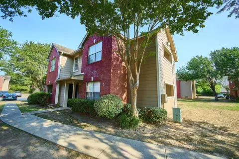1100 S Cherry St #15-1502, Tomball, TX 77375