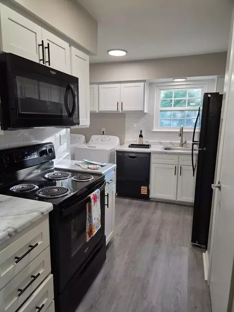 2408 Duck Pond Cir #HM-2202E, Morrisville, NC 27560