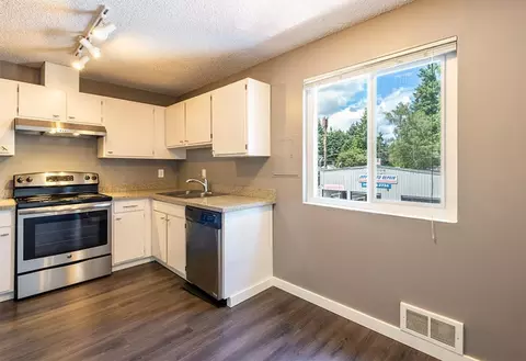 9556 Sand Point Way NE #2, Seattle, WA 98115