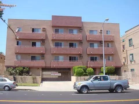 1325 S Hoover St #208, Los Angeles, CA 90006