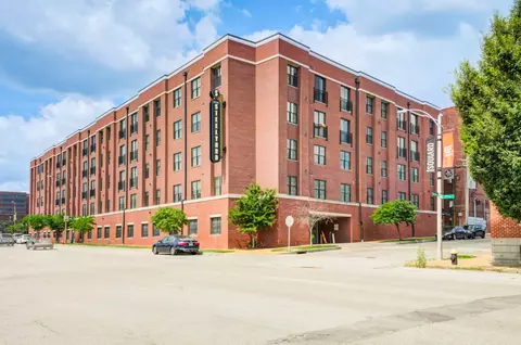 2400 S 9th St #417, Saint Louis, MO 63104