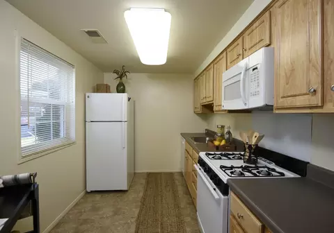 24 Colony Hill Ct #C0390039, Arbutus, MD 21227