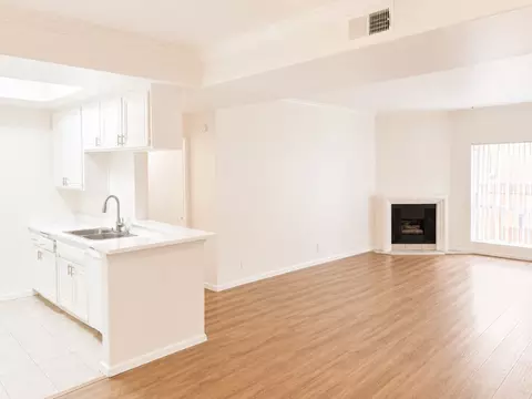 5405 Kester Ave #110, Los Angeles, CA 91411