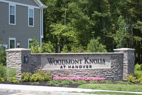 200 Woodmont Dr #827, Hanover, NJ 07927
