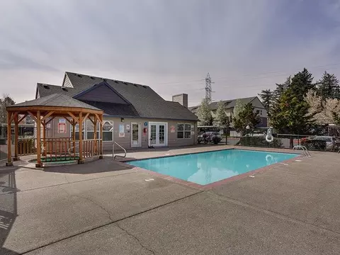 20433 SE Stark St #F-124, Gresham, OR 97030