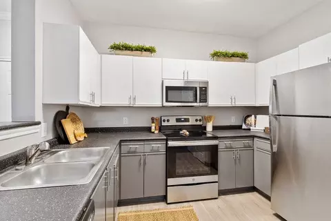 210 S Prairie View Dr #711, West Des Moines, IA 50266