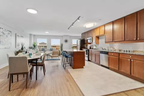 595 S Des Plaines River Rd #710, Des Plaines, IL 60016 photo 2