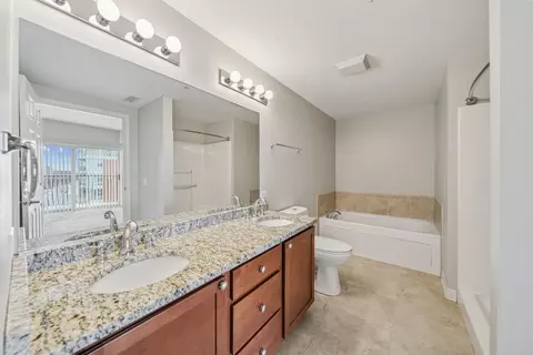 595 S Des Plaines River Rd #710, Des Plaines, IL 60016 photo 6