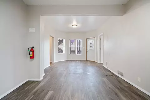 2116 College Street 2116 #2116 (LOWER ), Cedar Falls, IA 50613