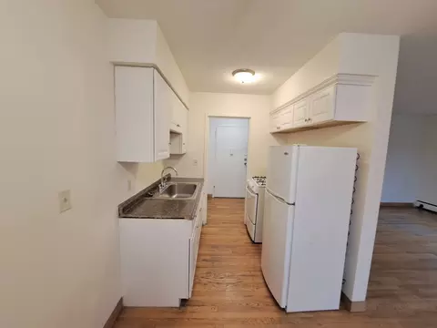 214 W 15th St #306, Minneapolis, MN 55403