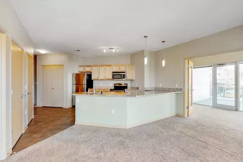 802 S 14th St #313, Omaha, NE 68108