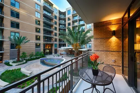 12000 Barryknoll Ln #412, Houston, TX 77024