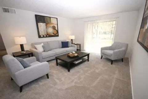 650 Waterford Dr #2, Florissant, MO 63033