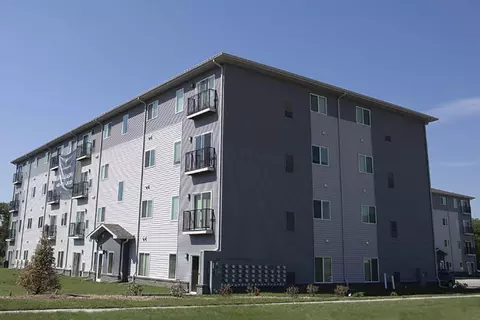 527 Irving St #421, Beatrice, NE 68310