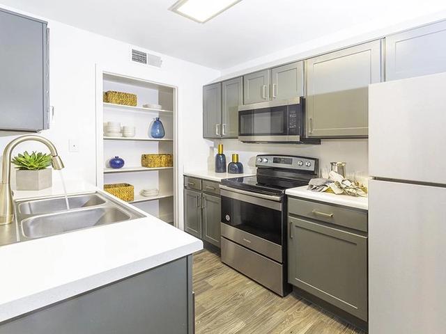 3010 W Yorkshire Dr #01-2030, Phoenix, AZ 85027