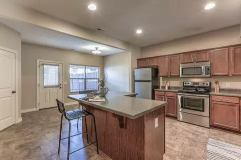 140 N 41st St UNIT 2 C1640 TOWNHOME W/2 CAR DE, Omaha, NE 68131