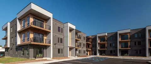 4252 N Tupelo Dr #214 - ONE MONTH RENT FREE, Bloomington, IN 47404