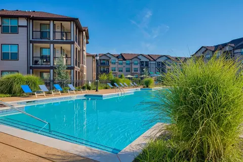 5806 SW Crozier Cir #5800-106, Bentonville, AR 72713
