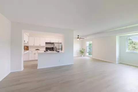 240 Central Ave N #240-302, Wayzata, MN 55391