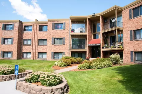 371 Old Highway 8 SW #373-102, New Brighton, MN 55112