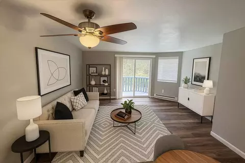 19310 4th Ave NE #3, Poulsbo, WA 98370