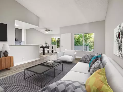 7240 Corbin Ave #220, Los Angeles, CA 91335