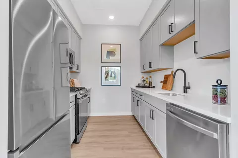 12 Van Riper Rd #303, Montvale, NJ 07645