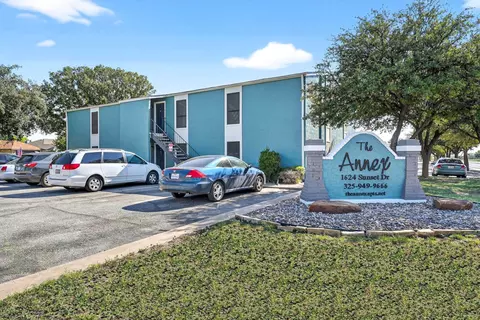 1624 Sunset Dr #1-105, San Angelo, TX 76904