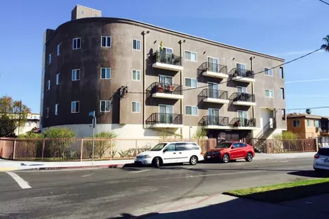 6900 Laurel Canyon Blvd #202, Los Angeles, CA 91605