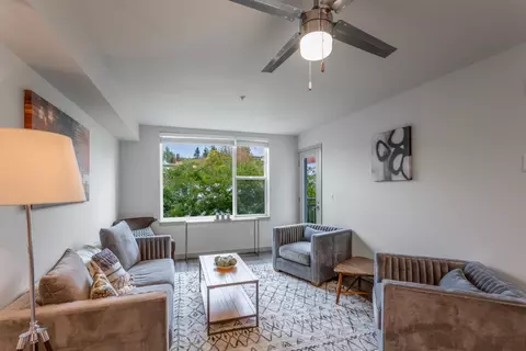 620 N 34th St #102, Seattle, WA 98103