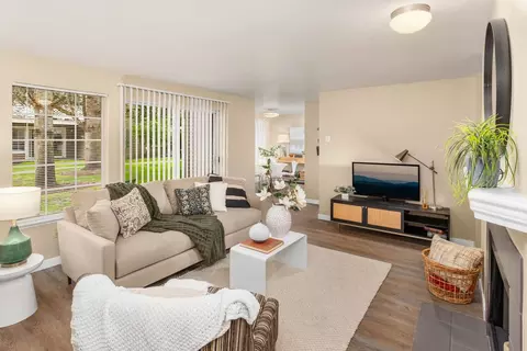 16720 6th Ave W #B203, Lynnwood, WA 98037