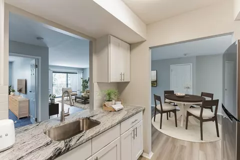 5 Georgetown Dr #75-09, Framingham, MA 01702