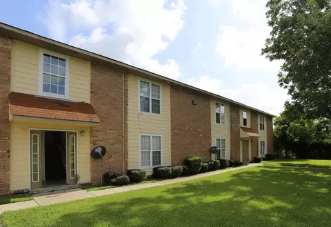3201 Eden St #8, Pascagoula, MS 39581