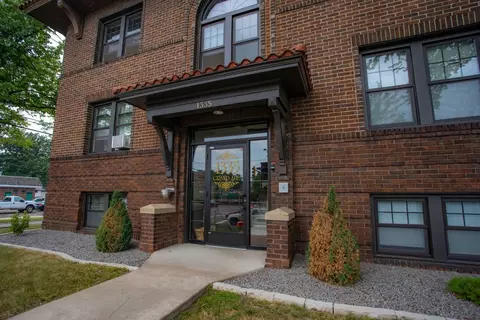 1335 Grand Ave #12, Saint Paul, MN 55105