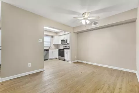 180 Exton Rd #11-15, Somers Point, NJ 08244